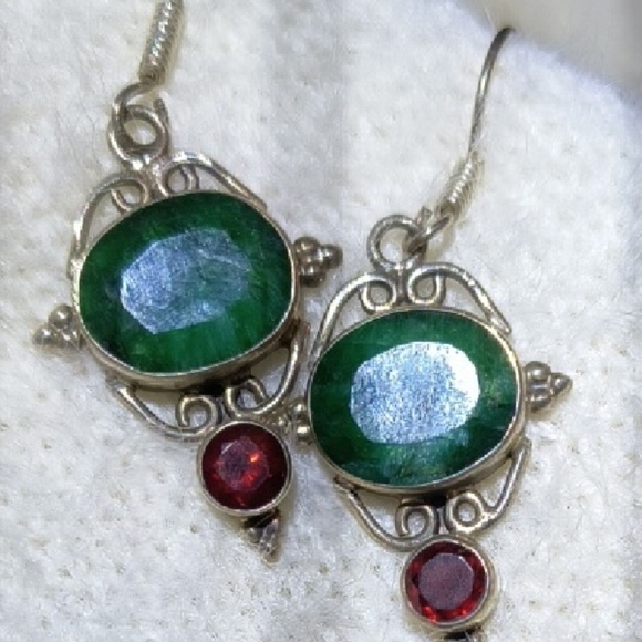 Elegant Emerald and Garnet Gemstone .925 Silver Earrings - Picture 3 of 5